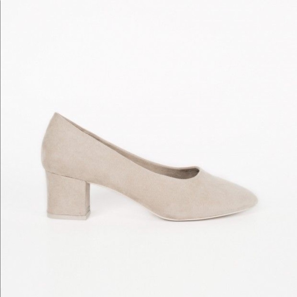 Oak and Fort suede beige low block heel size 9